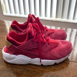 Womens Nike Air Huarache red/white ( NWT $400 )
